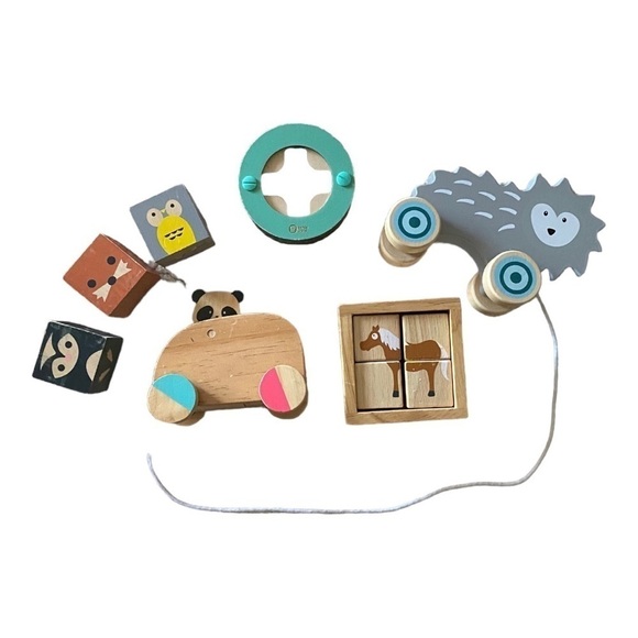 TODDLER BUNDLE OF WOODEN TOYS - Picture 1 of 6